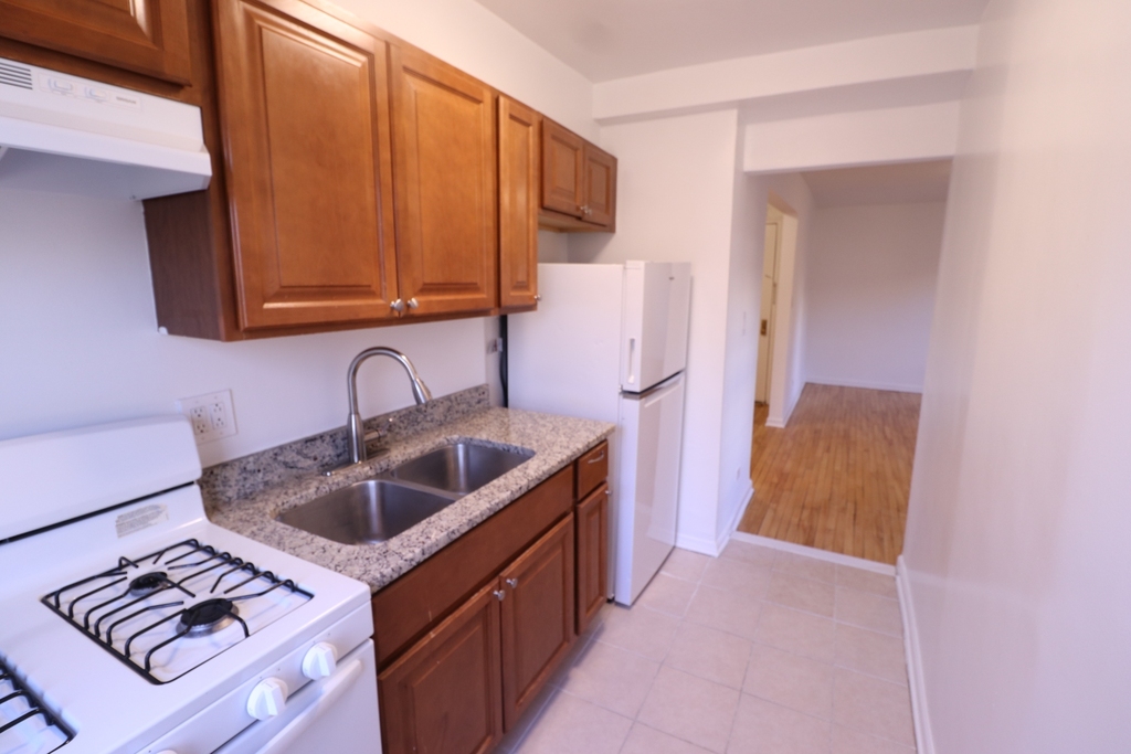 Kew Gardens Hills - Photo 8