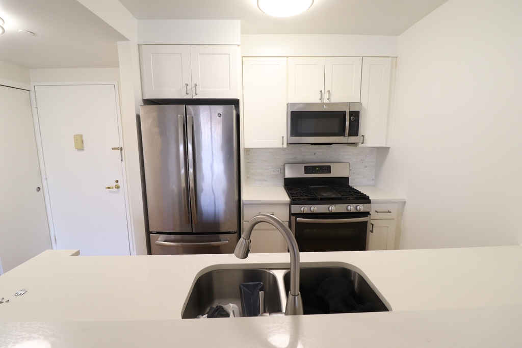75-25 153rd Street - Photo 3