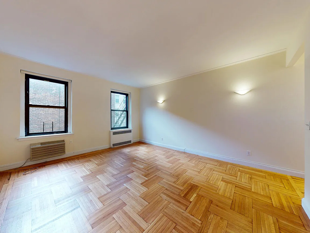 EAST 78TH STREET - Photo 4