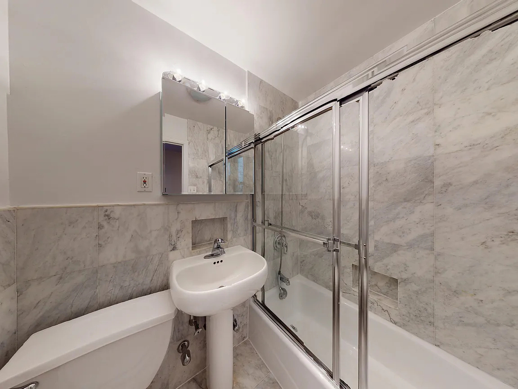 EAST 78TH STREET - Photo 2