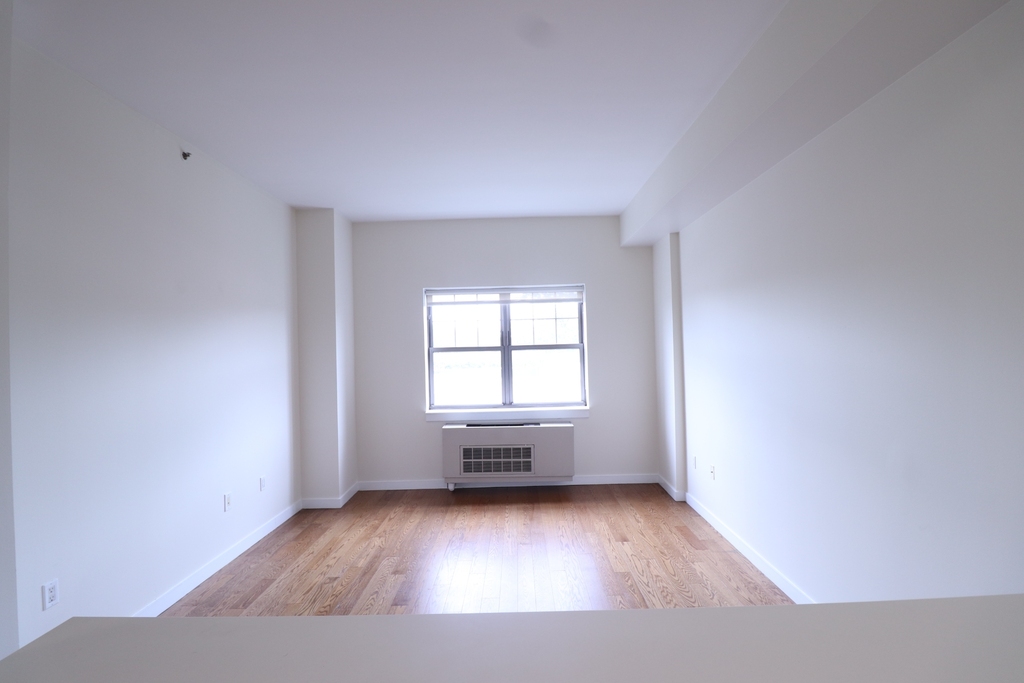 Kew Gardens Hills - Photo 1