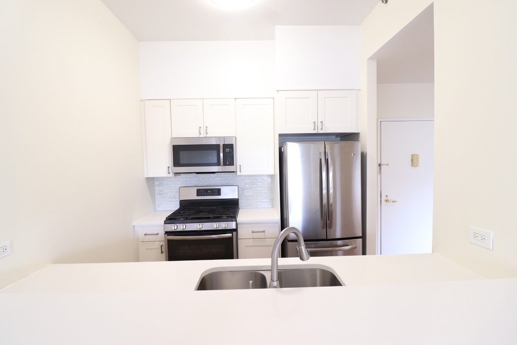 Kew Gardens Hills - Photo 3
