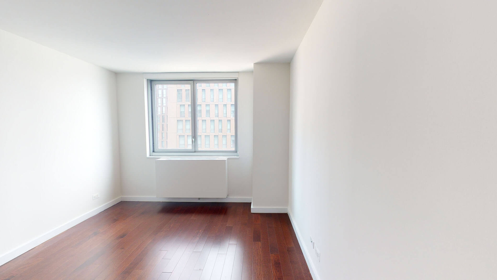 401 E 34th St - Photo 3