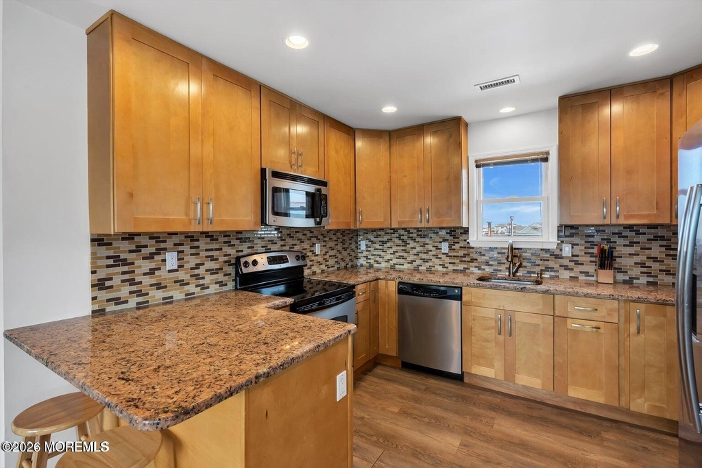 27 Arnold Avenue - Photo 12