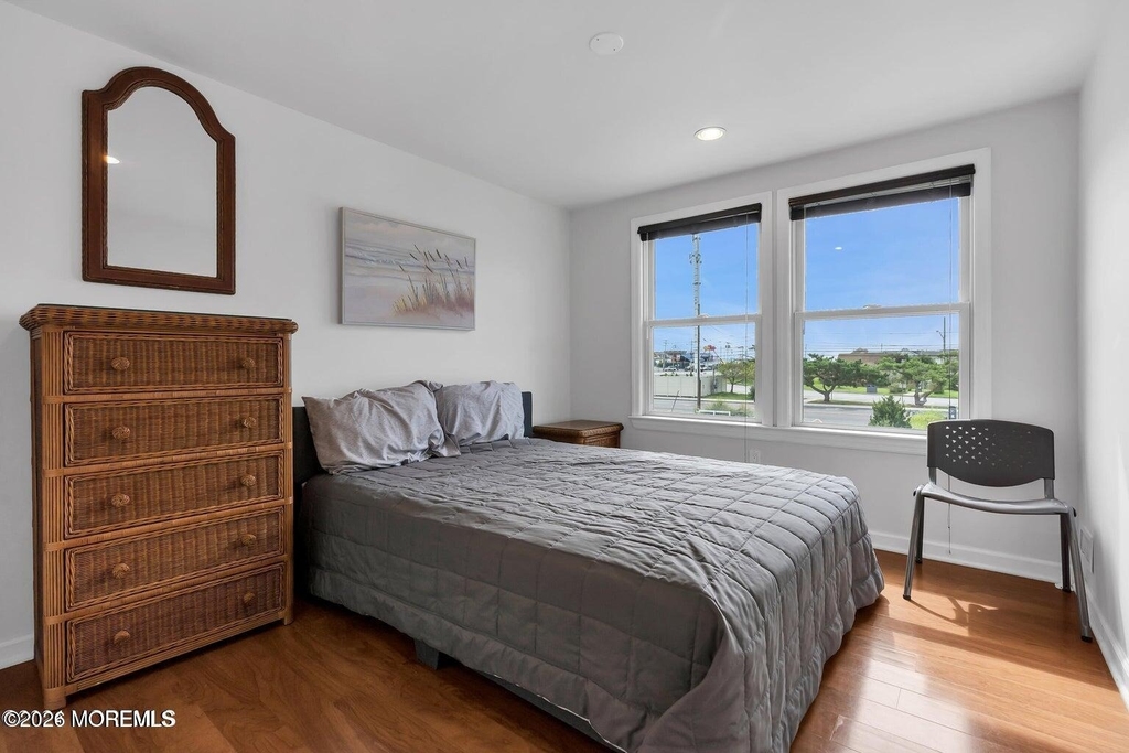 27 Arnold Avenue - Photo 6
