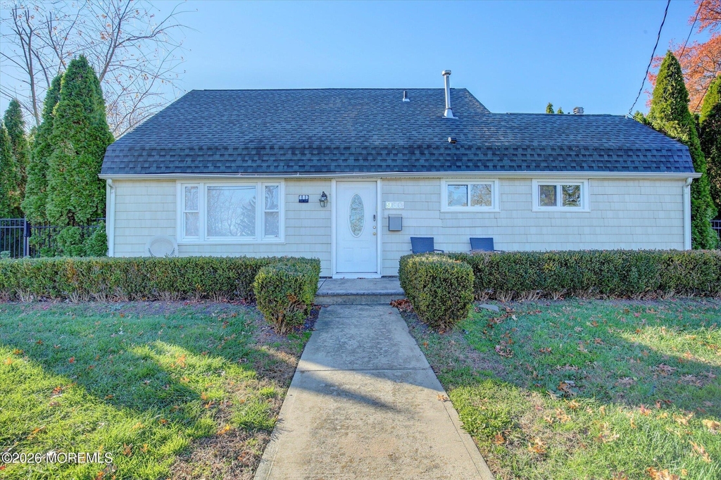980 Woodgate Avenue - Photo 0