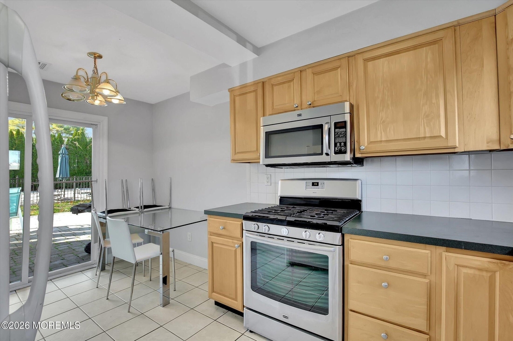 980 Woodgate Avenue - Photo 8