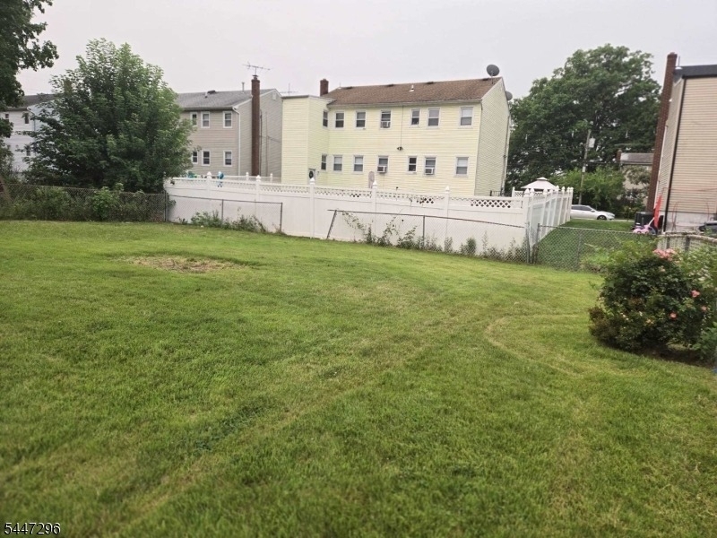 832 Dewey St - Photo 6