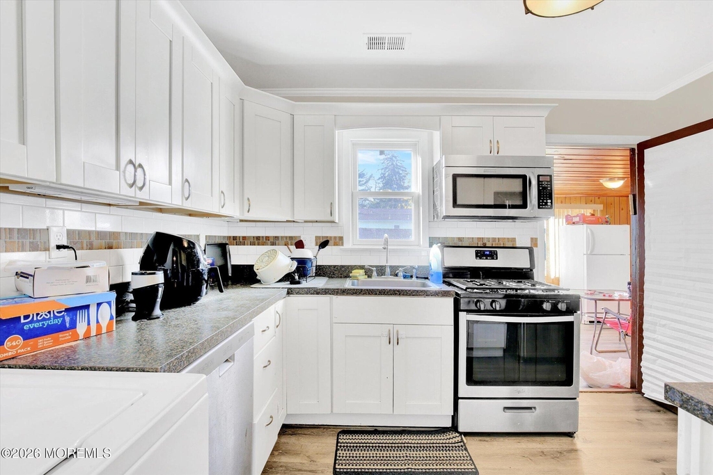 972 Woodgate Avenue - Photo 8