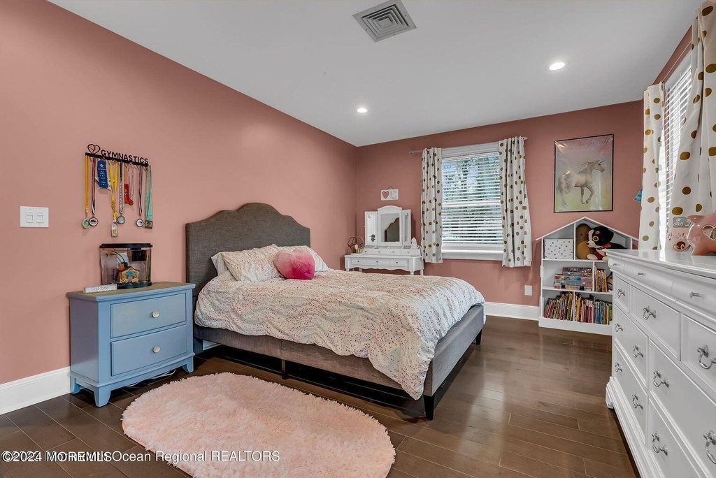 515 Monmouth Road - Photo 11