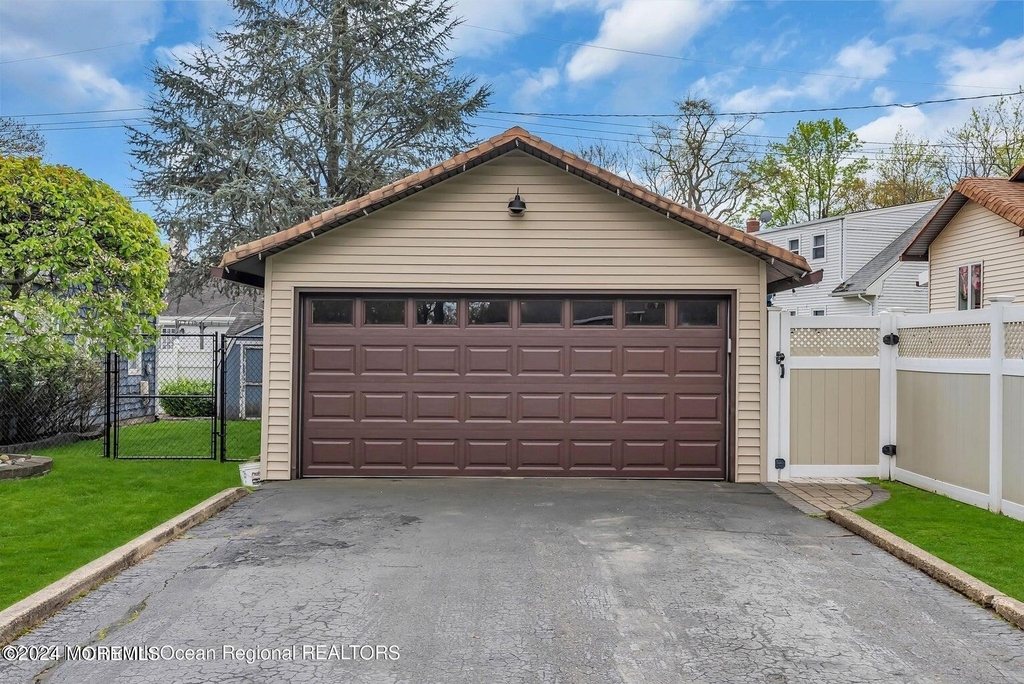515 Monmouth Road - Photo 26