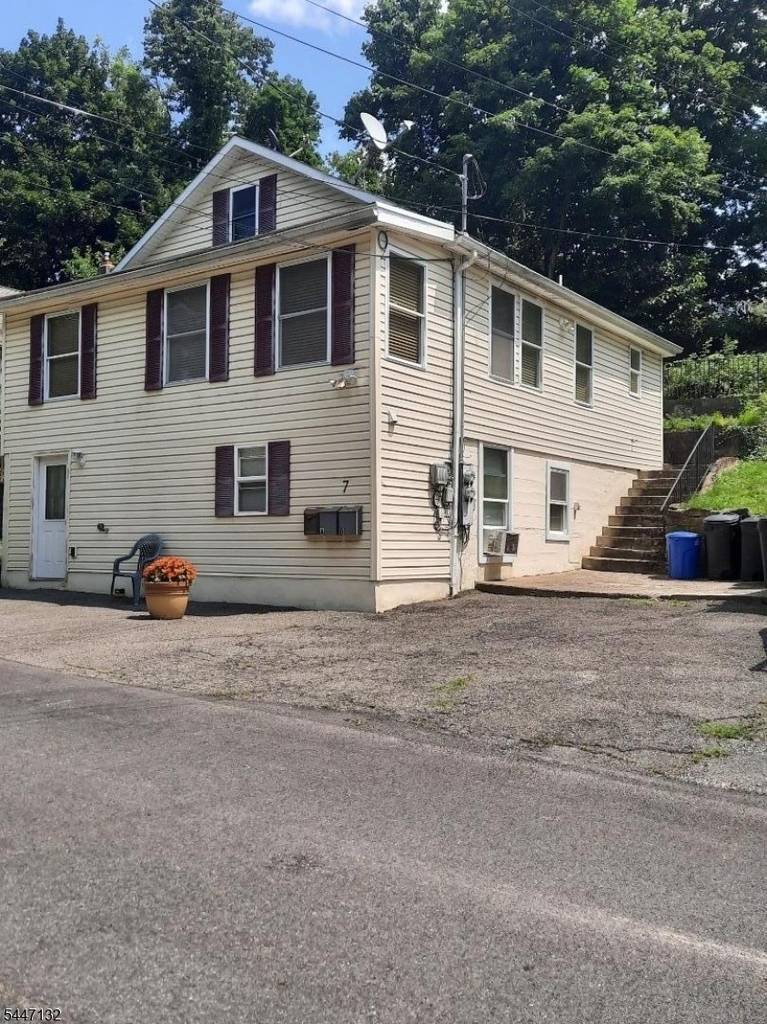 7 E Stuart St - Photo 1
