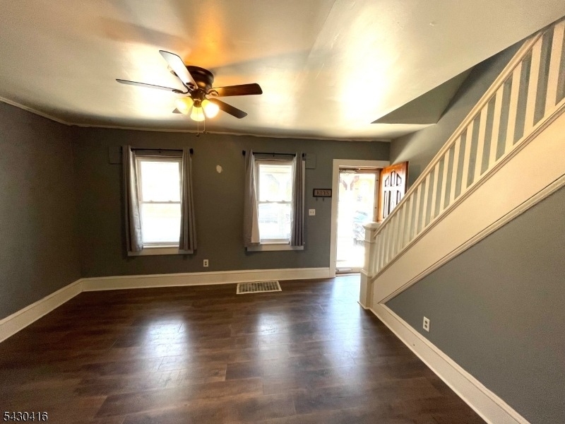 62 Lewis St - Photo 6