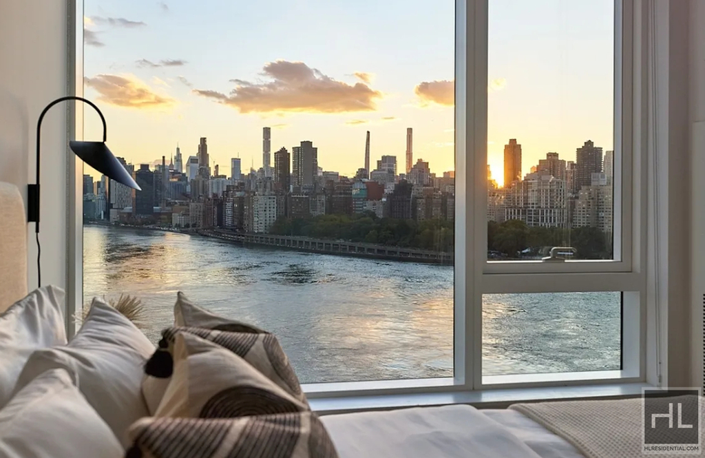 Halletts Point, Long Island City, Ny 11102 - Photo 2