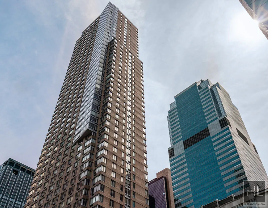 West 47th Street - Photo 8
