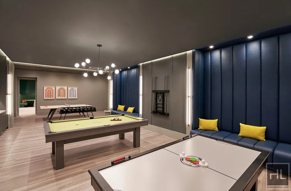 West 47th Street - Photo 12