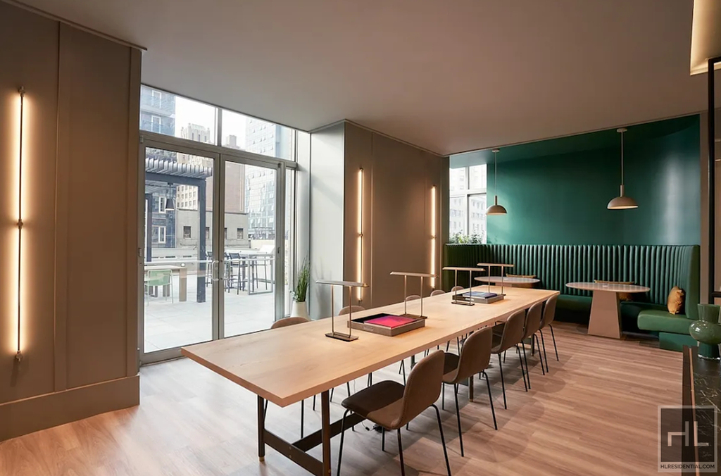 West 47th Street - Photo 11