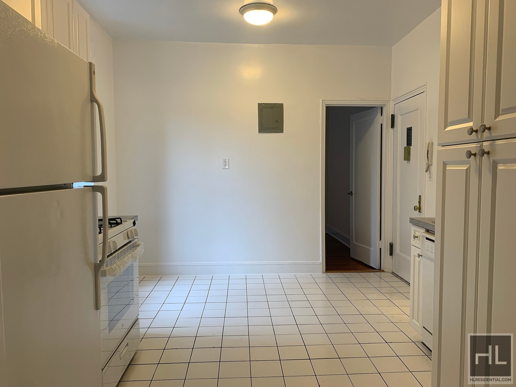 East 38th Street - Photo 4