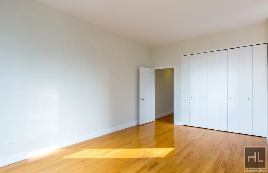 West 48 Street - Photo 5