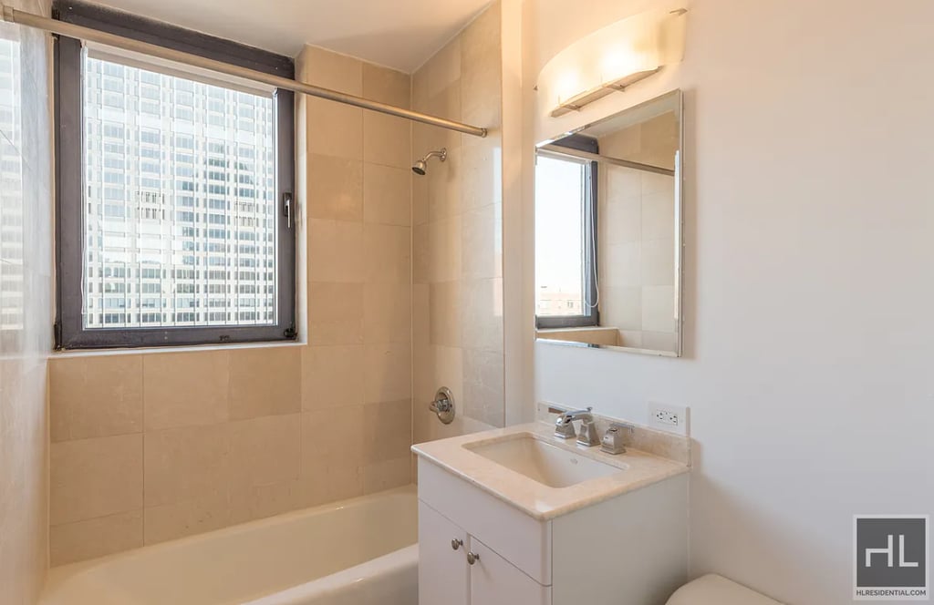 West 48 Street - Photo 6
