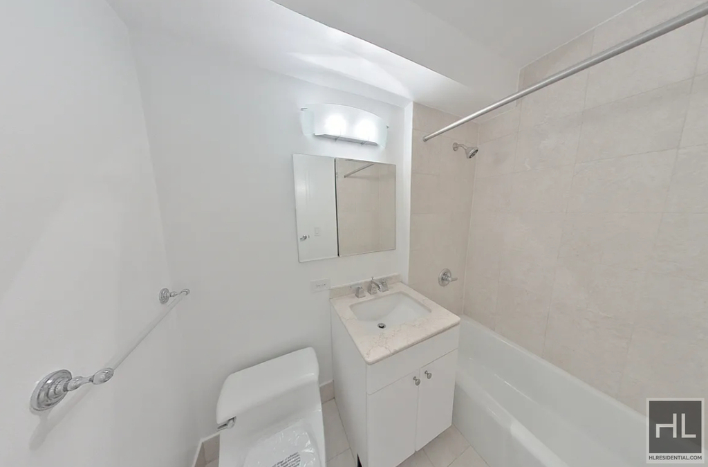 West 48 Street - Photo 4