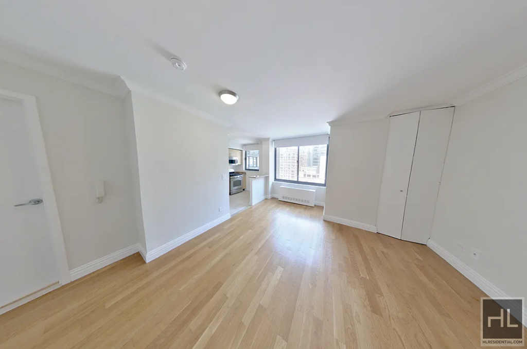 West 48 Street - Photo 0