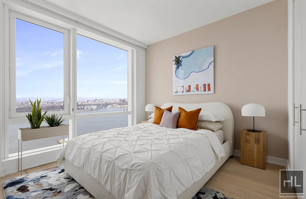 W 38th Street - Photo 2