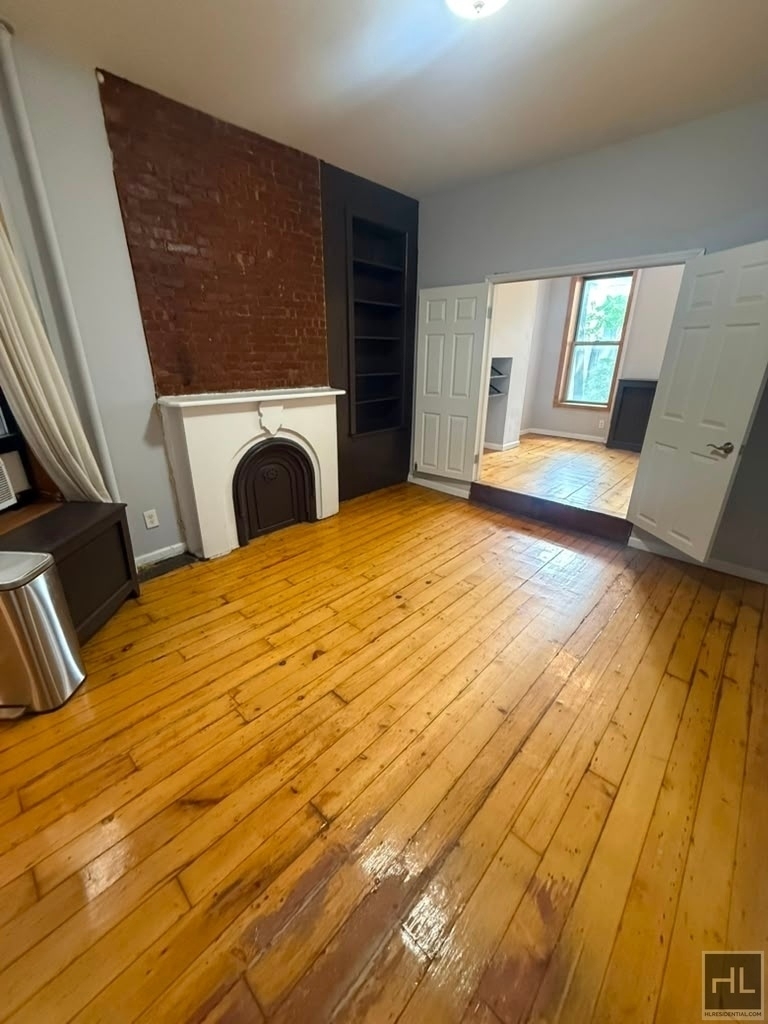 Saint Marks Place - Photo 2