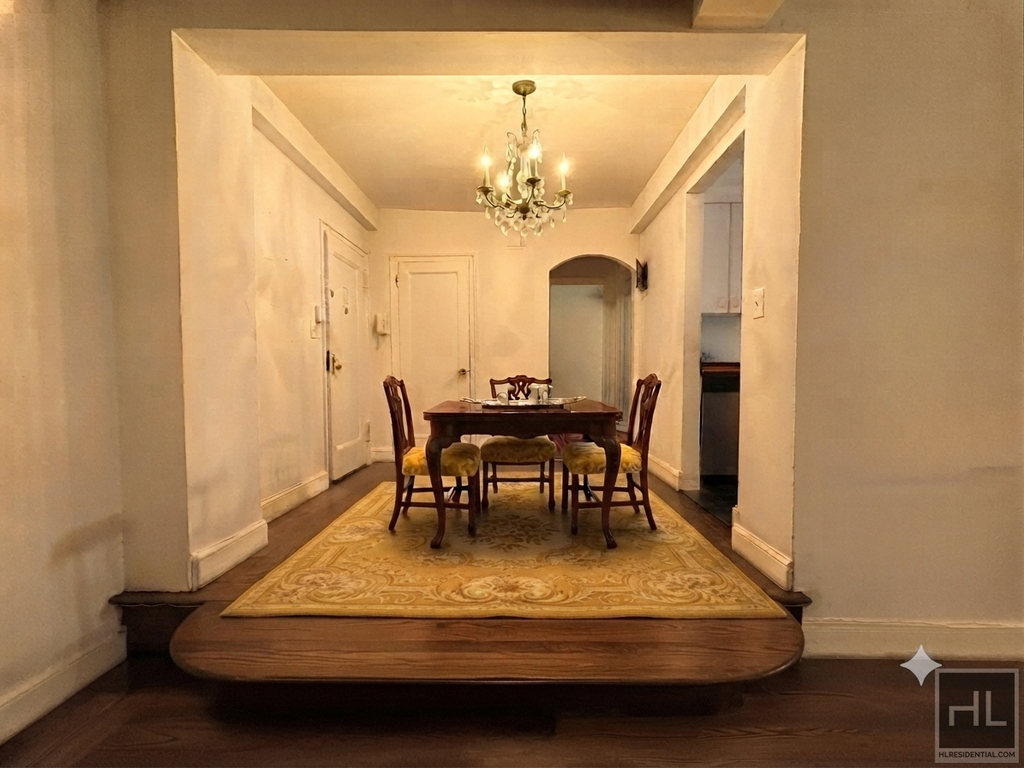Fifth Avenue - Photo 1