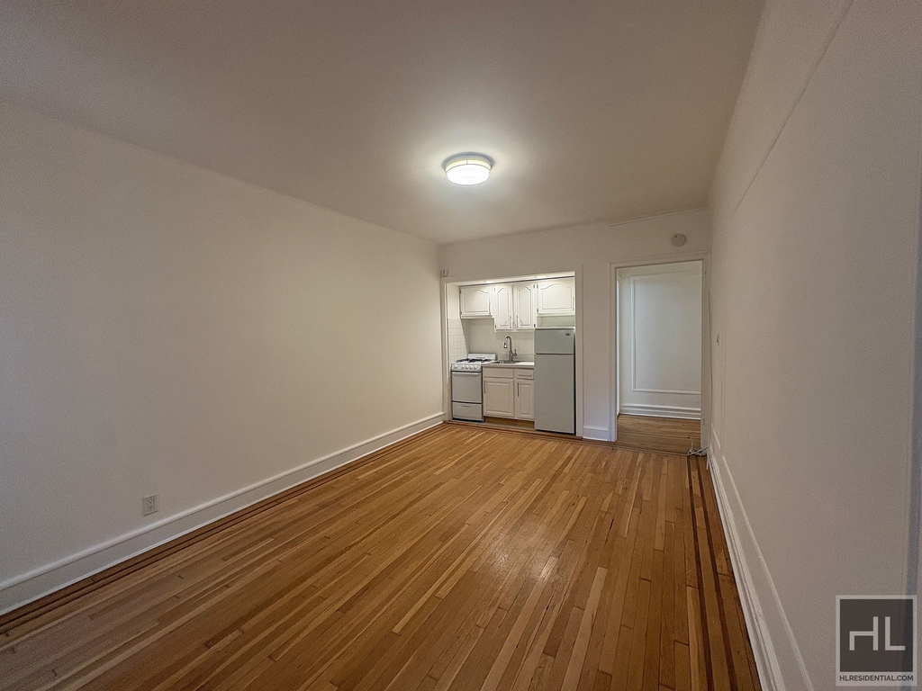 East 51 Street - Photo 1