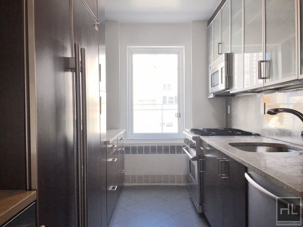East 66th Street - Photo 4