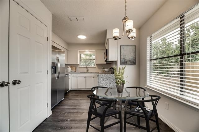 2110 Mistletoe Avenue - Photo 5