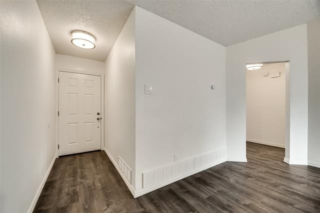 2110 Mistletoe Avenue - Photo 3