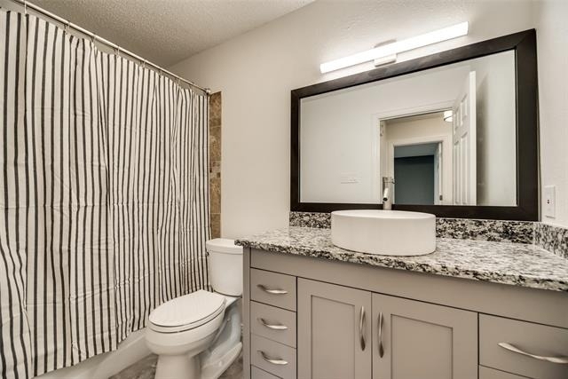 2110 Mistletoe Avenue - Photo 11