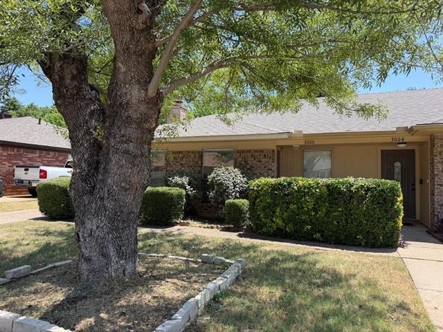 3006 Post Oak Drive - Photo 0