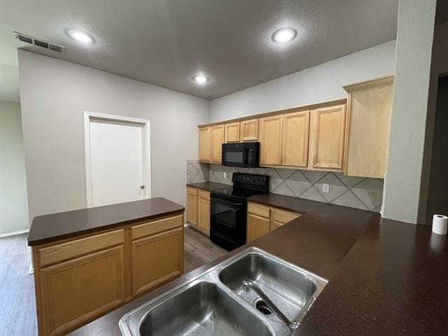 7404 Fossil Creek Drive - Photo 2
