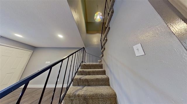 6321 Walraven Circle - Photo 10
