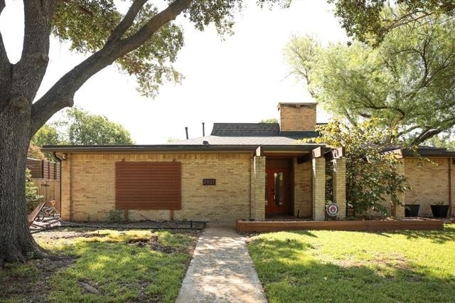 2937 Forest Hills Lane - Photo 2
