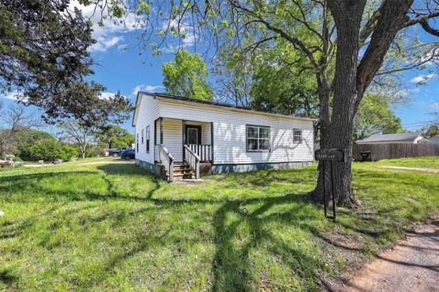 1130 W Day Street - Photo 0
