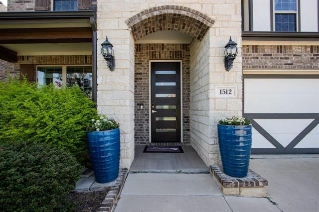 1512 Eleanor Drive - Photo 0