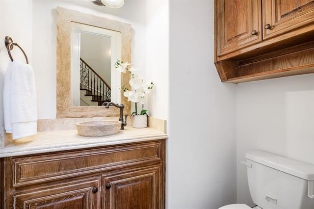 3606 S Versailles Avenue - Photo 12