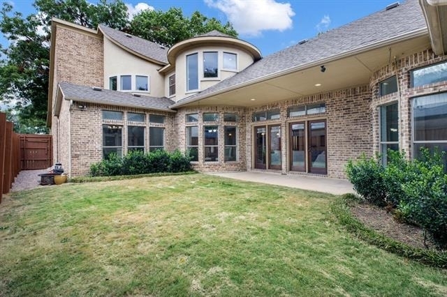 3606 S Versailles Avenue - Photo 6