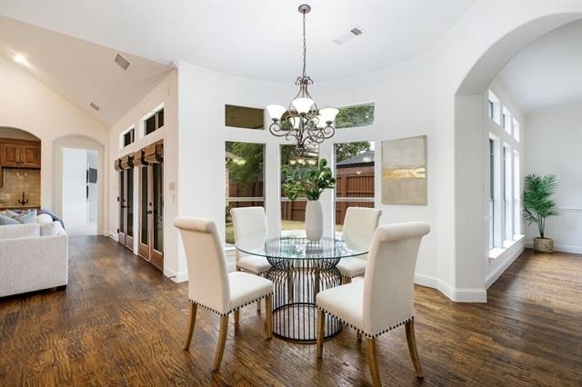 3606 S Versailles Avenue - Photo 15