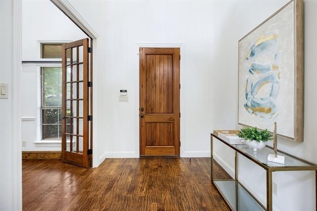 3606 S Versailles Avenue - Photo 9