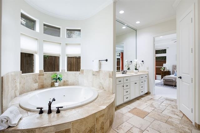 3606 S Versailles Avenue - Photo 30