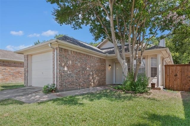 1918 Lee Drive - Photo 0