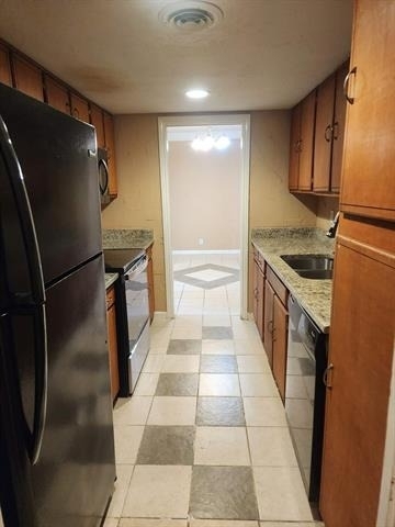 558 E Avenue J - Photo 0
