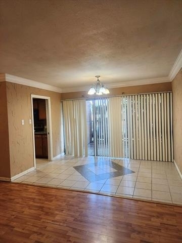 558 E Avenue J - Photo 2