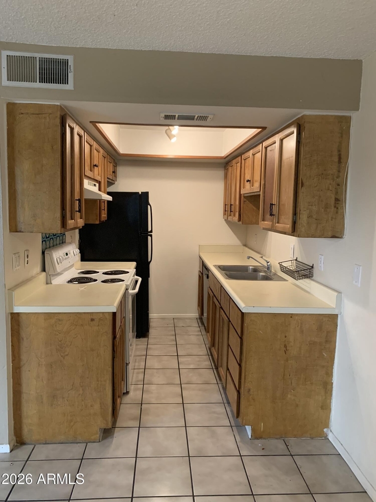 286 W Palomino Drive - Photo 1