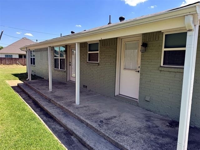 321 E Lake Street - Photo 6